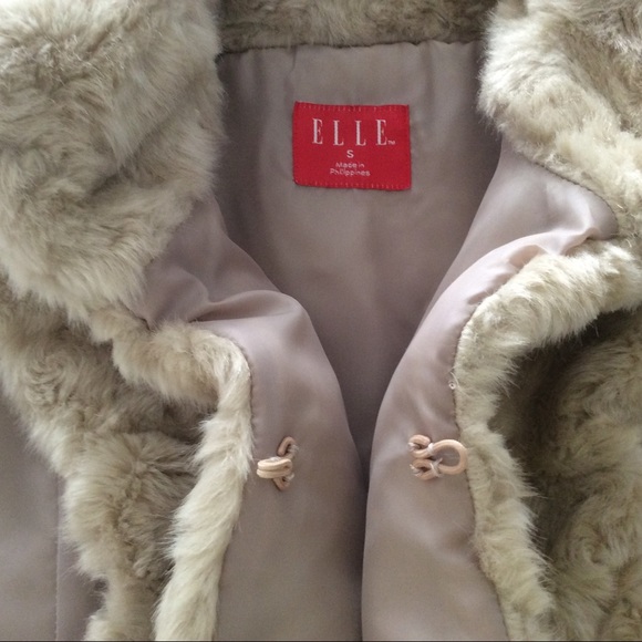 Elle Tan Faux Fur Vest Small - NWOT - Picture 5 of 12